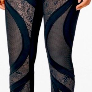 Lululemon Lace Under Wonder High Rise Leggings